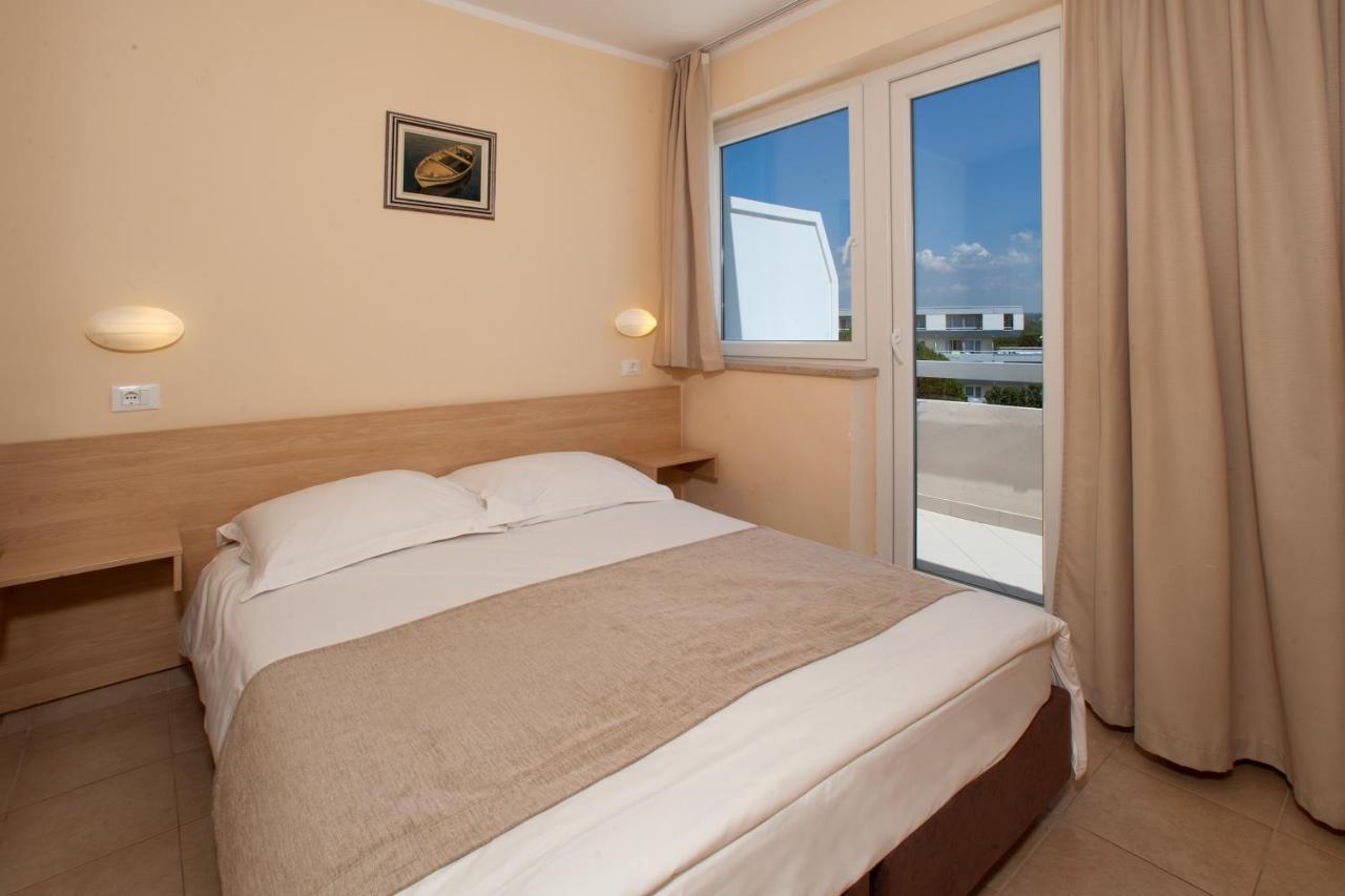 Hotel Delfin Plava Laguna Mugeba Esterno foto