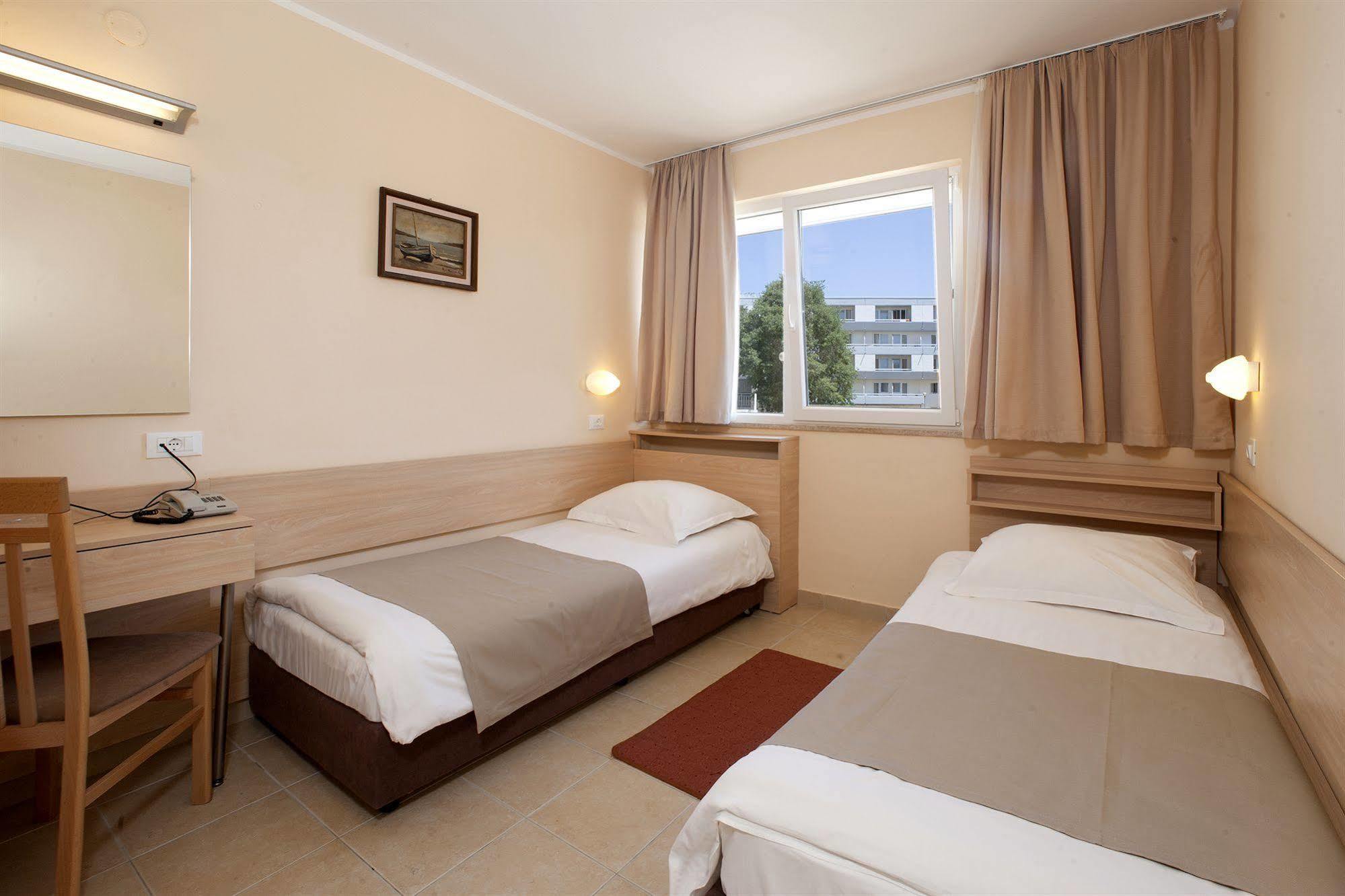 Hotel Delfin Plava Laguna Mugeba Esterno foto